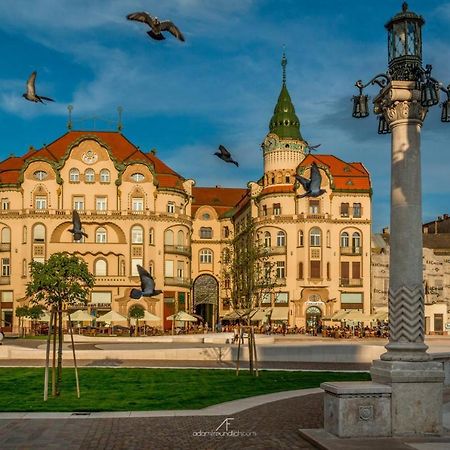 Phoenix Luxury Apartment Oradea Luaran gambar